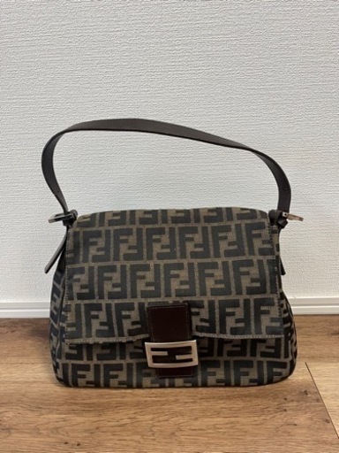 美品 正規品 FENDI マンマバケット ショルダーバッグ