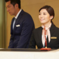 レストラン・フロント及びそれに付随する業務