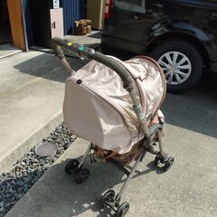 Combi mini ベビーカー　ブラウンの画像