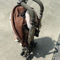 Combi mini ベビーカー　ブラウンの画像