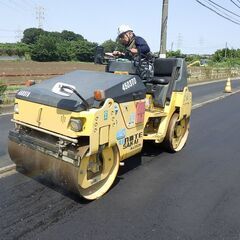☆土木舗装工事作業員大募集♢日給13,000円以上社員寮完備の画像
