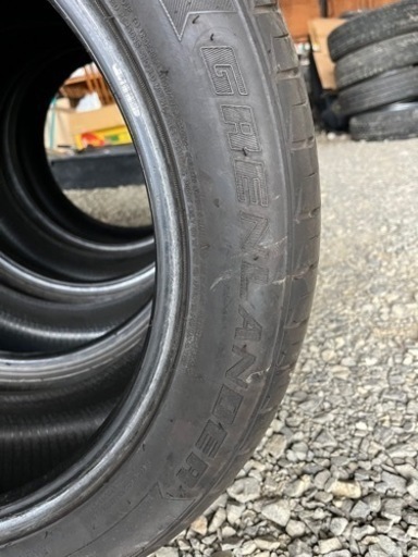 GRENLANDER 235/50R18 中古タイヤ