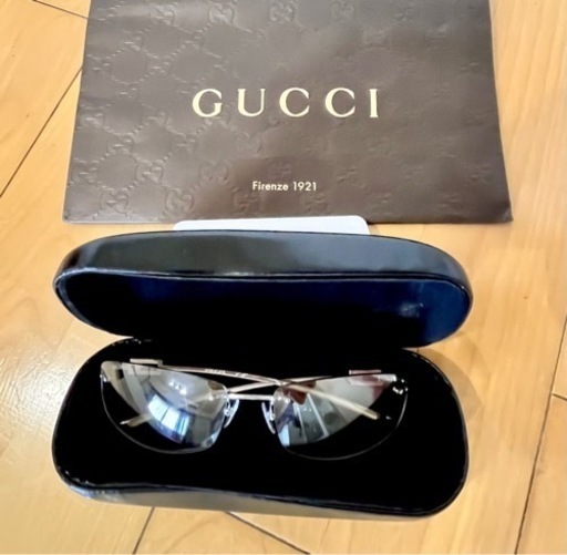 GUCCIサングラス(未使用に近い)