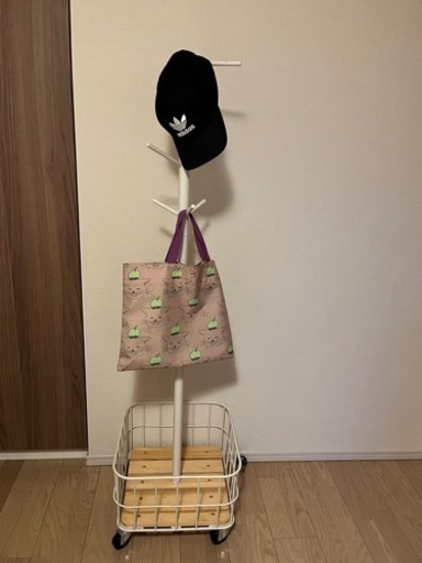 キャスター付きハンガーラック　子供部屋