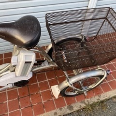 中古電動アシスト三輪車の画像