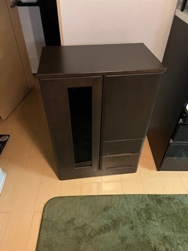 キャビネット 食器棚です。値下げしました。