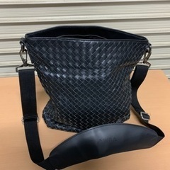★完売引渡済★イントレチャート　本革ショルダーバッグ　ブラック