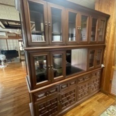 アンティーク食器棚　の画像