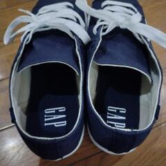《10月末日迄》GAP スニーカー　25.0ｃｍ　紺色の画像