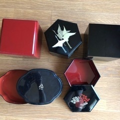 お重と他の和食器の画像