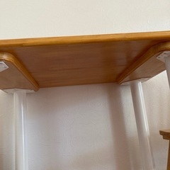 レストラン　テーブル　の画像