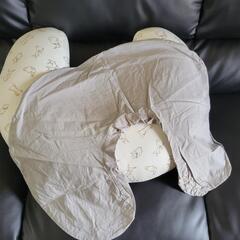 【引っ越し処分値下げ】授乳クッション(カバー2枚)の画像