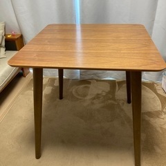 ダイニングテーブル　椅子なしの画像