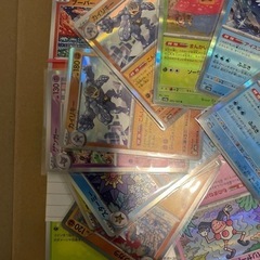 ポケモンノーマルカードとキラカードの画像
