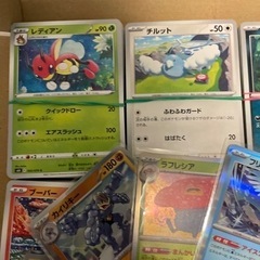 ポケモンノーマルカードとキラカードの画像