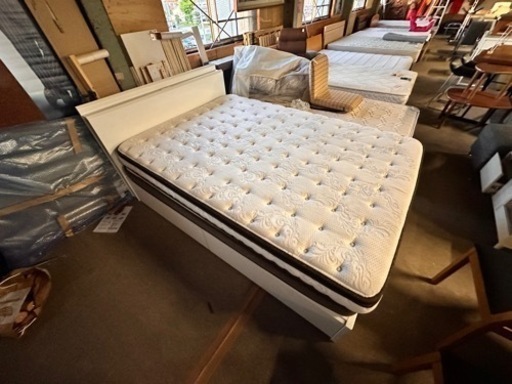 ダブルベッド　ニトリで１１万くらいで購入