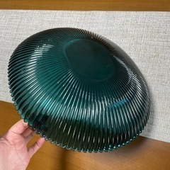 ガラスの大皿　深緑　の画像