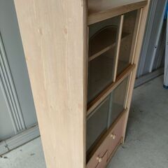 小さめ食器棚