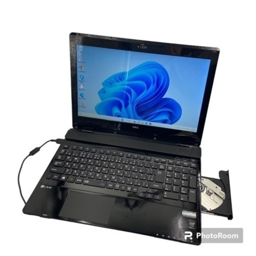 初心者オススメ☆2015年式☆corei3とSSD搭載で普段使いにオススメ‼️