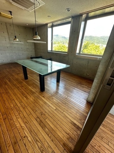 ダイニングテーブル