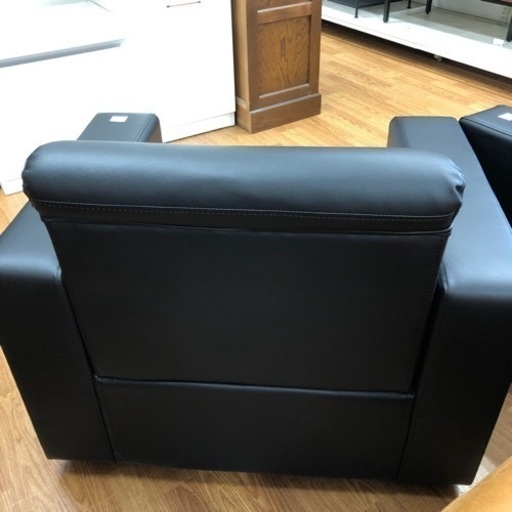 ブラックカラー、シックな1人掛けソファーお売りします！
