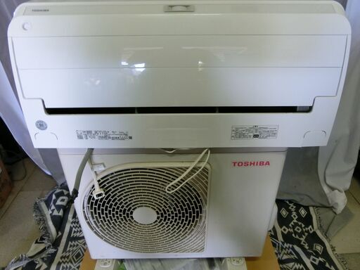 受付終了　TOSHIBA 東芝 エアコン6畳用 RAS-G221E8R(W) 2020年