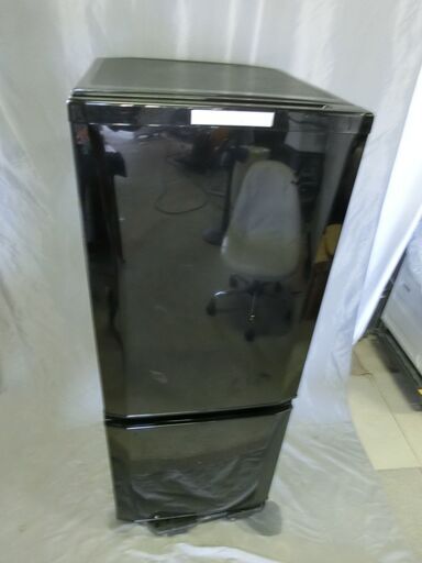 受付完了　越谷市内配送無料いたします。　三菱電機 MITSUBISHI ELECTRIC MR-P15Y-B [冷蔵庫 Pシリーズ （146L・右開き） サファイアブラック]