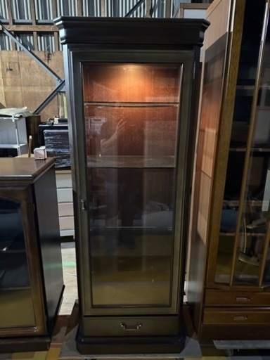 ガラスキャビネット　飾り棚　格安で！