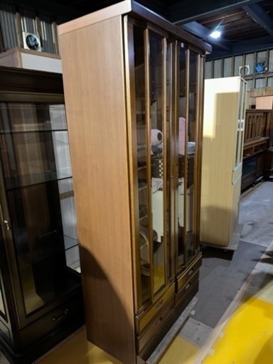 キャビネット、ガラス扉　超美品　格安で！