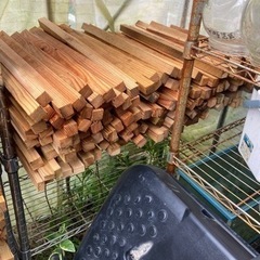 焚き火いいですよね╰(*´︶`*)╯♡割る手間なくて楽です^ - ^薪にどうでしょう^ - ^ちょうどイイサイズですの画像
