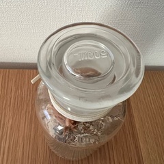 ガラスの瓶のドライフラワーの画像