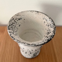 アンティーク調の白の置物の画像