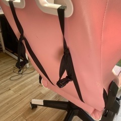 ゲーミングリクライニングチェアの画像