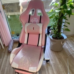 ゲーミングリクライニングチェアの画像