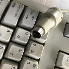 古いPS2キーボードの画像