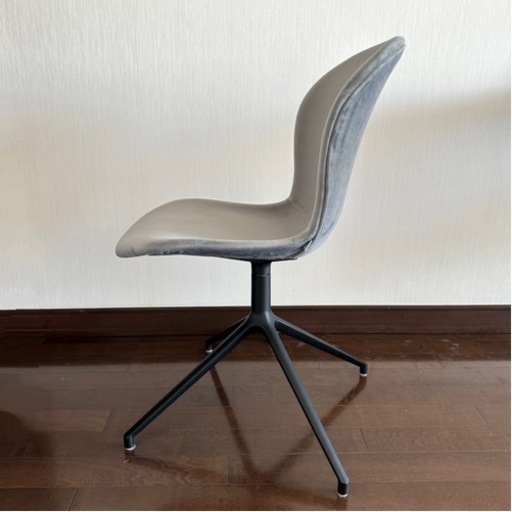 2脚セット】BoConcept ADELAIDE チェア(回転ベース付き) (めい) 中央の