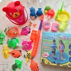プール遊び　スプラッシュ キッズ マット と魚釣りなどの画像