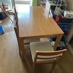 ダイニングテーブル 椅子3つ付き