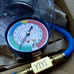 自動車用エアコンガス とチャージホースの画像