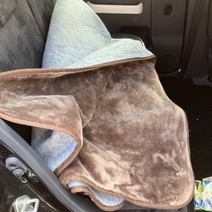 【あげます】お部屋用　ラグ　マット　185×185の画像