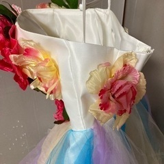 💕S 鮮やかなお花が目を惹くドレス👗💕の画像
