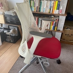 ハーマンミラー セイルチェア ホワイト×レッドの画像