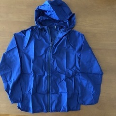 UNIQLOポケッタブルパーカー　青140