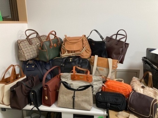 本日限定‼️ 綺麗商品・未使用品‼ヴィトン・コーチ含み️・ブランドバッグ・サイフ・ポーチなど15個以上．格安で‼️