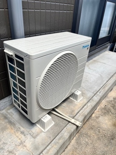【値下げ交渉ok】【取外自分でできる方のみ】ダイキンエアコン　ダイキンf223ates-w