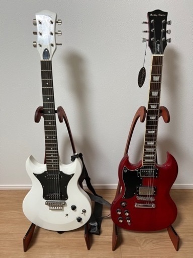 エレキギター2本　ケース、台、アンプ付き