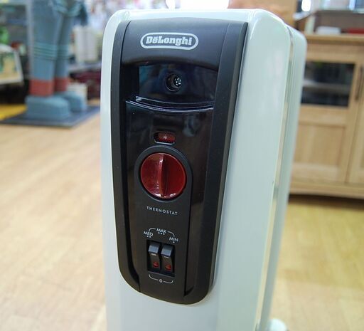デロンギ オイルヒーター H771015EFSN-BK 9枚フィン 幅24.5×奥行49×高さ63cm 1500W deLonghi 暖房器具 札幌市 厚別区 オイルヒーター ホワイト×ブラック H771015EFSN-BK [最大13畳