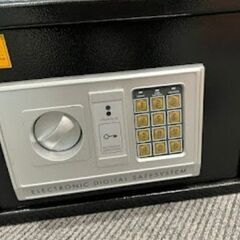 エレクトロニックテンキー電子金庫/テンキーで操作性に優れ丈夫な金庫