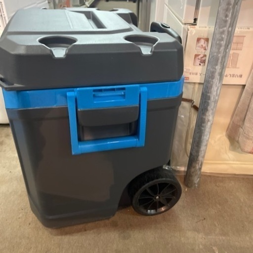 キャスター付きクーラーボックス　IGLOO　マックスコール 62QT 58L　ラティチュード