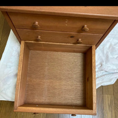 カントリー調　パイン材　引き出し3段の画像